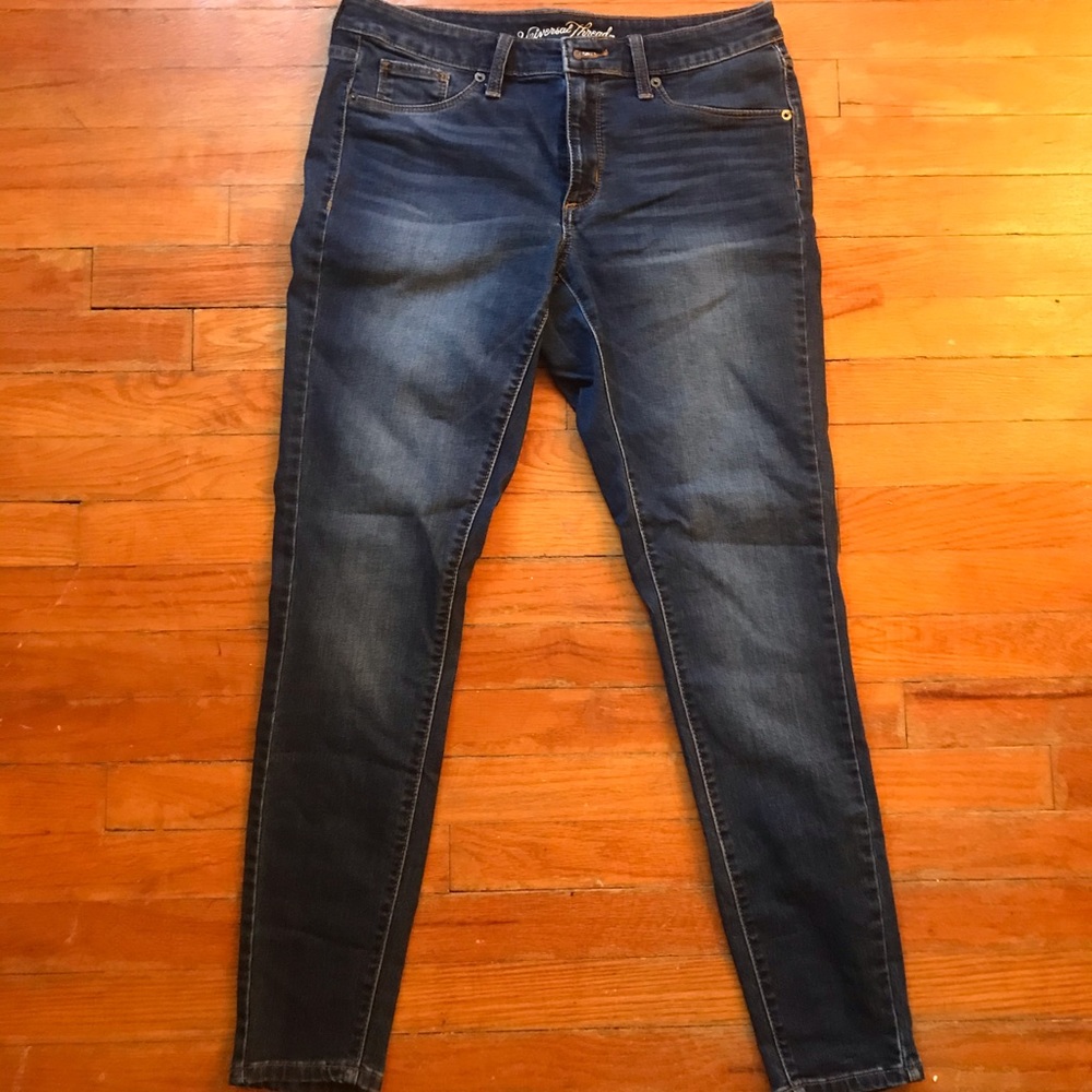 Universal Thread Straight leg jeans